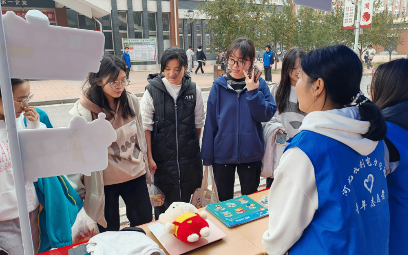 莫桑比克大学学生发起 “旧物新生” 行动 闲置物品架起爱心桥梁